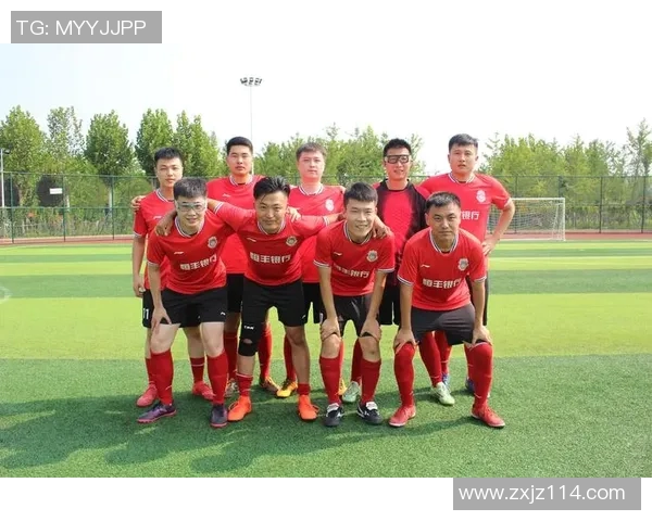 南海足球明星队成员风采展示与精彩瞬间回顾