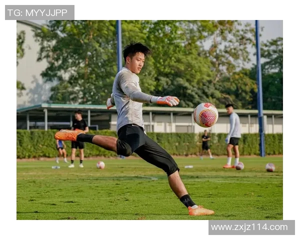 泰国足球明星黄毛球员的身份揭秘与成就分析 泰国足球明星黄毛球员的身份揭秘与成就分析