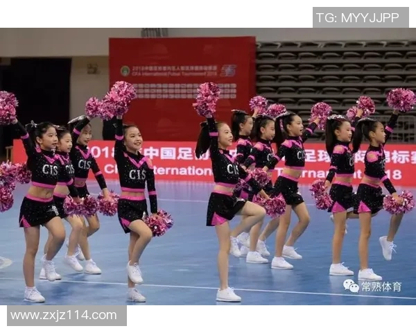 足球明星与中国舞的完美结合展现女性优雅魅力的精彩瞬间