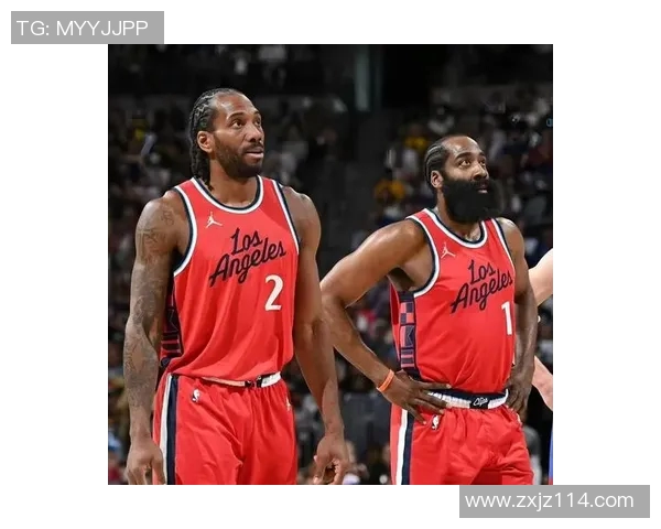 火箭队与快船队激战四月四日NBA精彩对决回顾与分析