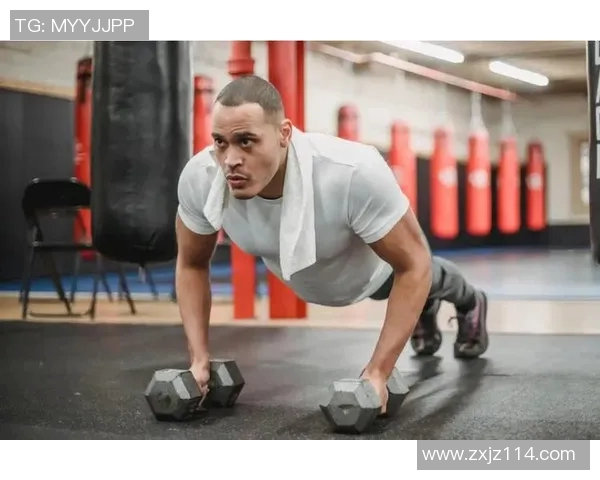 掌握哑铃健身技巧的正确姿势与动作图解全指南